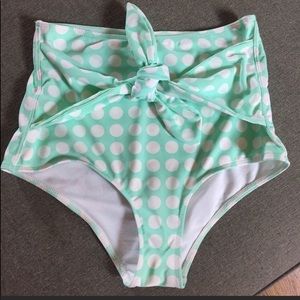 Kortni Jeane tie swim bottoms size Medium